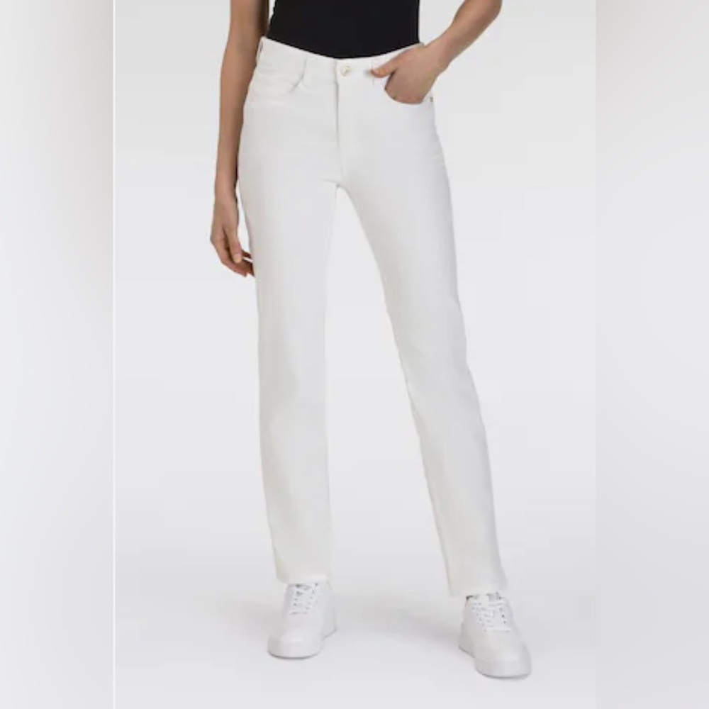 MAC Angela Straight Leg Cotton White Stretchy Skinny Jeans NWT Size 4